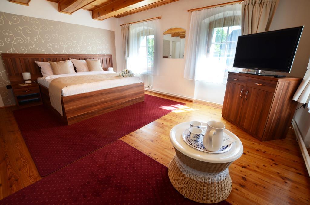 Pension Pod Morskym Okem Karlovice  Exterior foto